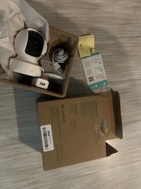 Brand New TP-Link White & Black Pan/Tilt Wi‑Fi Indoor Camera with USB Adapter
